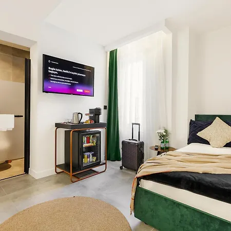 The One Living - Adult Only Hotel *