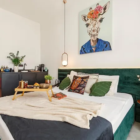The One Living - Adult Only Hotel *
